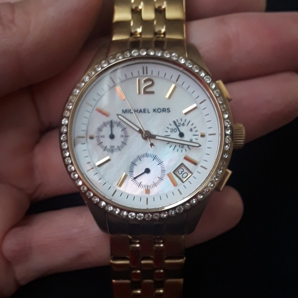 Michael Kors gold watch - Picture 2 of 4